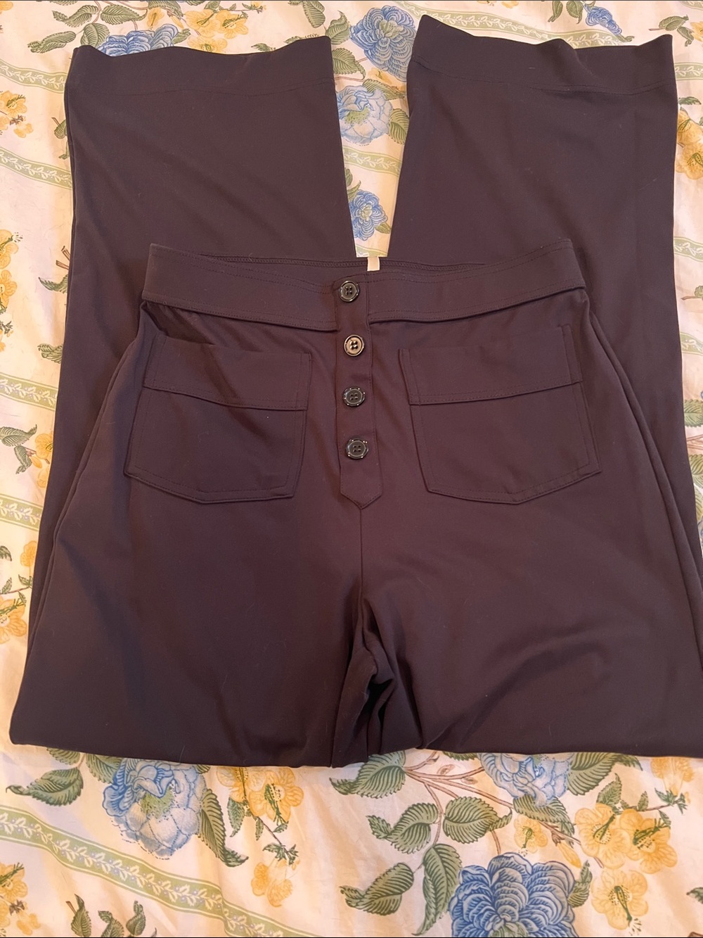 Halara High-Rise Black Wide-Leg Pants with faux Button Front. front/rear pocket